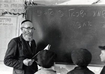 Students in Riedenburg camp's Hebrew School studied the "Shema" prayer, Austria, c. 1947, Jan Breit.